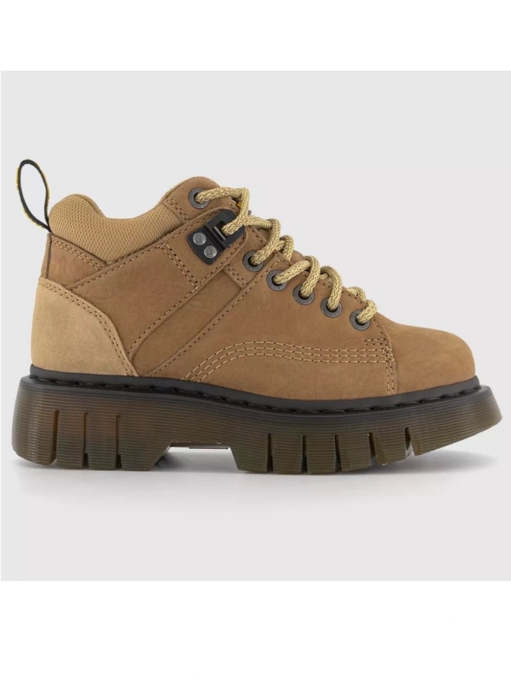 Dr. Martens Woodard Tumbled NuBuck Leather Low Savannah Tan Women’s size 7 NEW!
